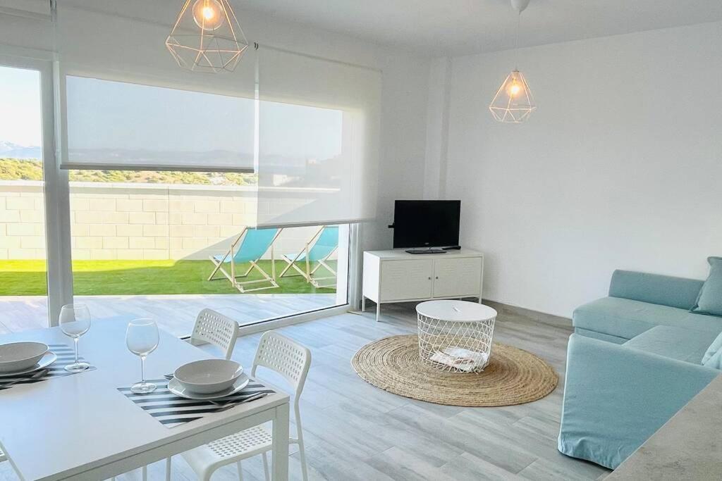 Precioso Apartamento Con Vistas Parciales, Garaje Y Piscina Tarifa Kültér fotó