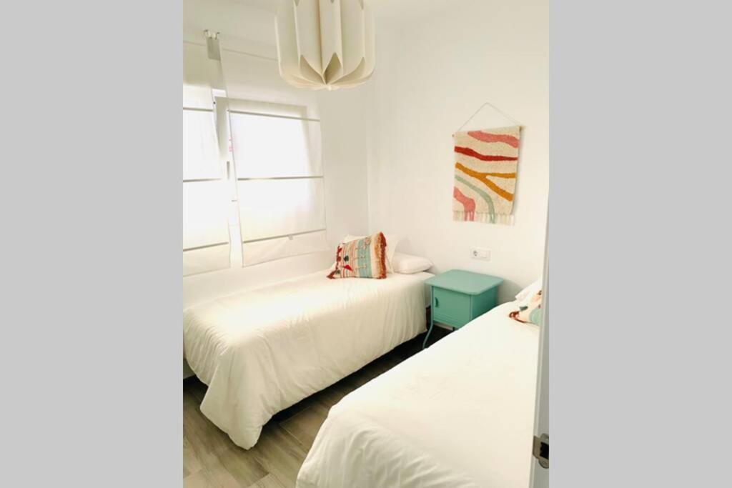 Precioso Apartamento Con Vistas Parciales, Garaje Y Piscina Tarifa Kültér fotó