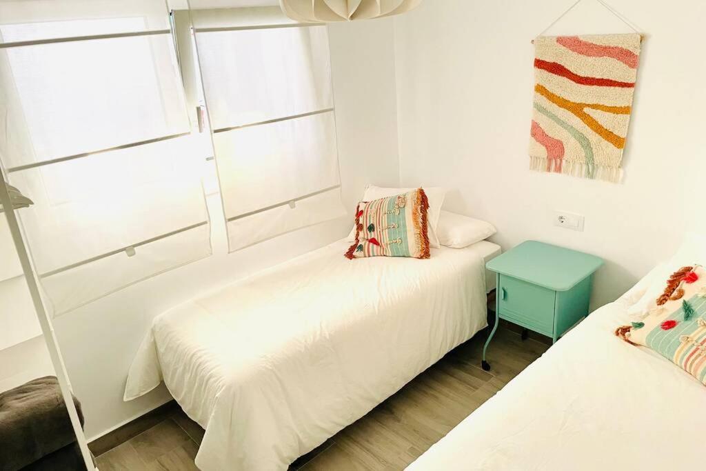 Precioso Apartamento Con Vistas Parciales, Garaje Y Piscina Tarifa Kültér fotó